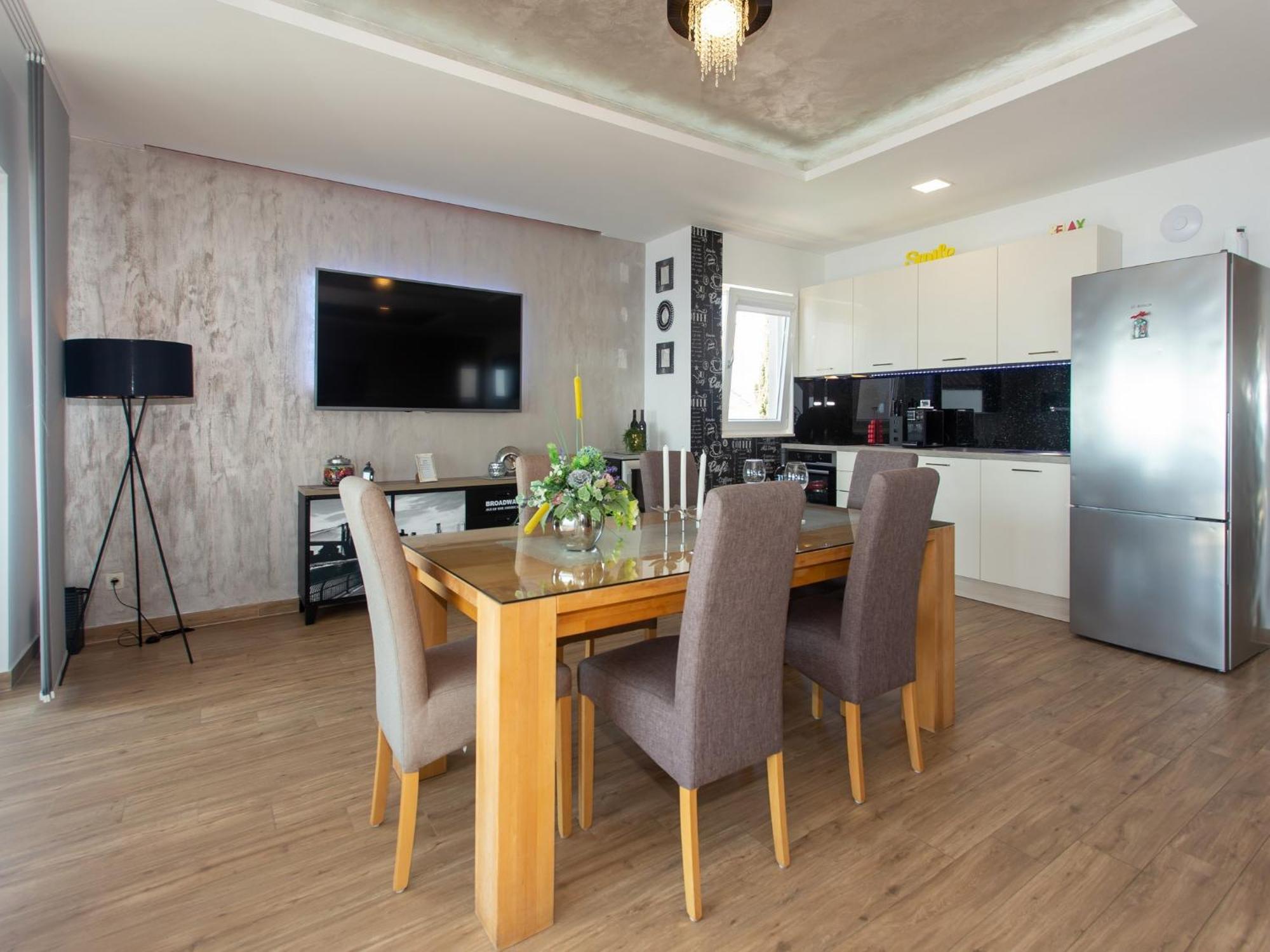Apartments Aqua トロギール 部屋 写真
